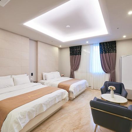 Dubai Hotel Gwangju Metropolitan City Bagian luar foto