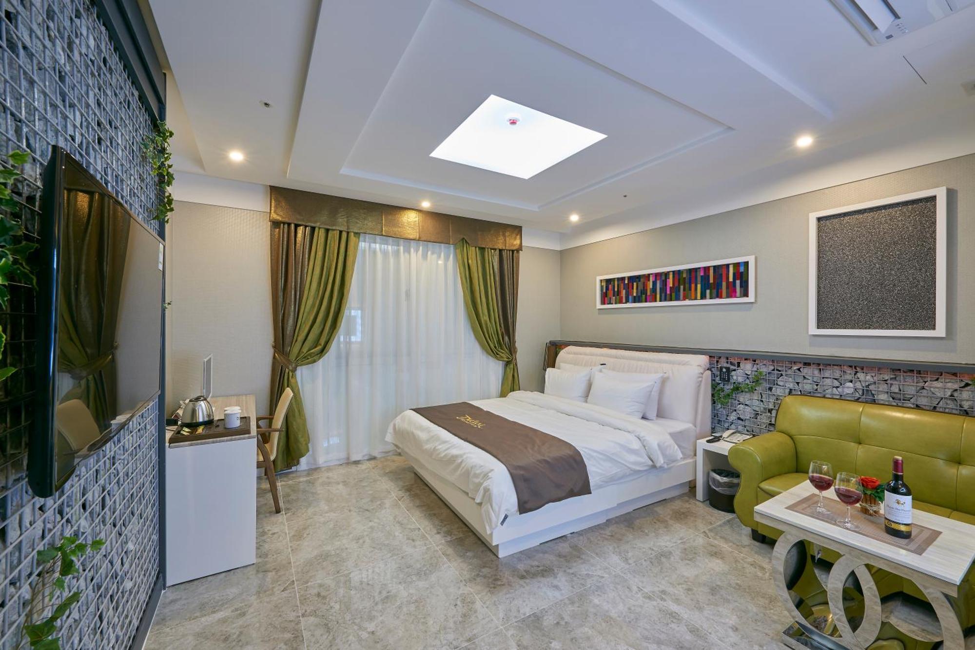 Dubai Hotel Gwangju Metropolitan City Bagian luar foto
