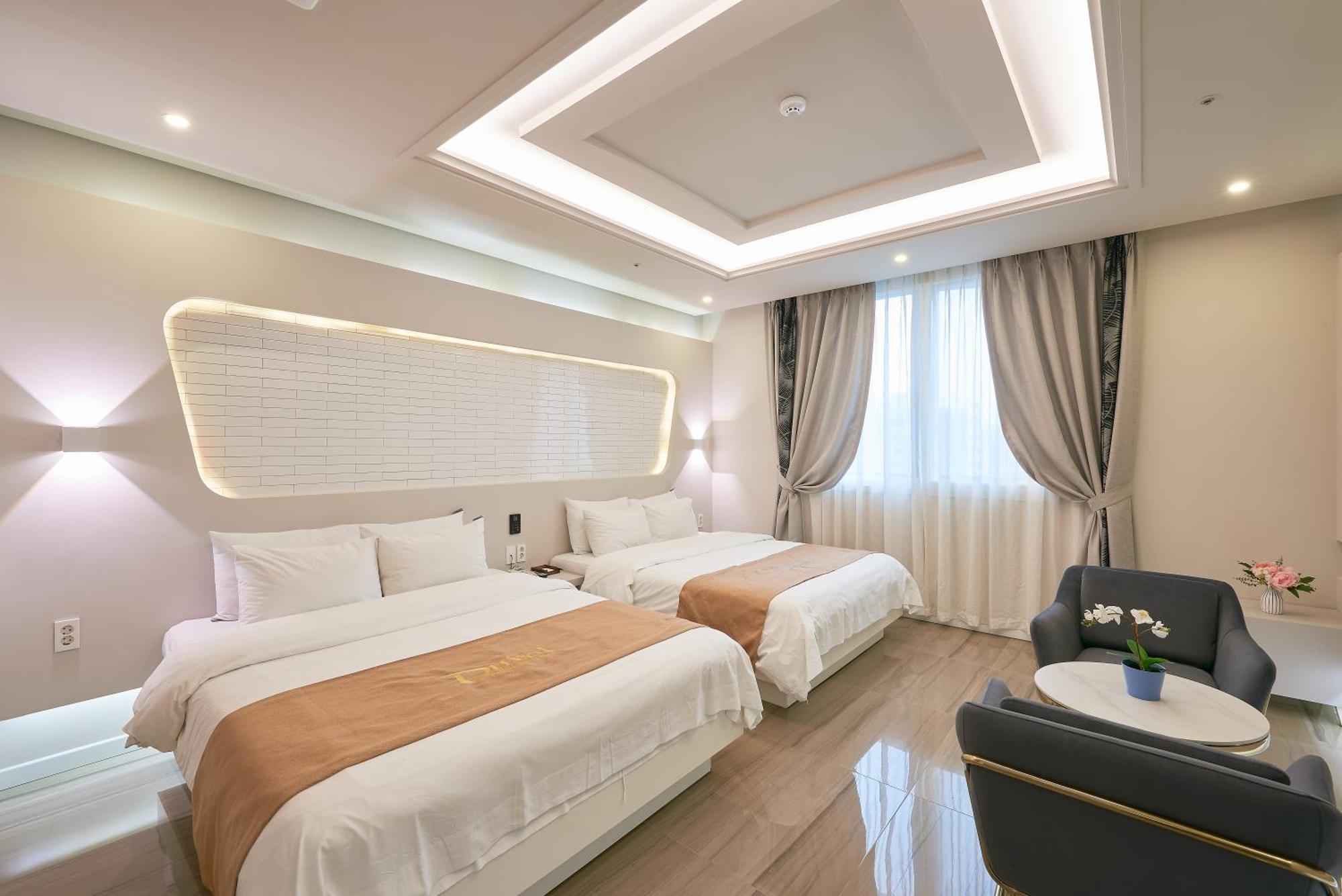 Dubai Hotel Gwangju Metropolitan City Bagian luar foto
