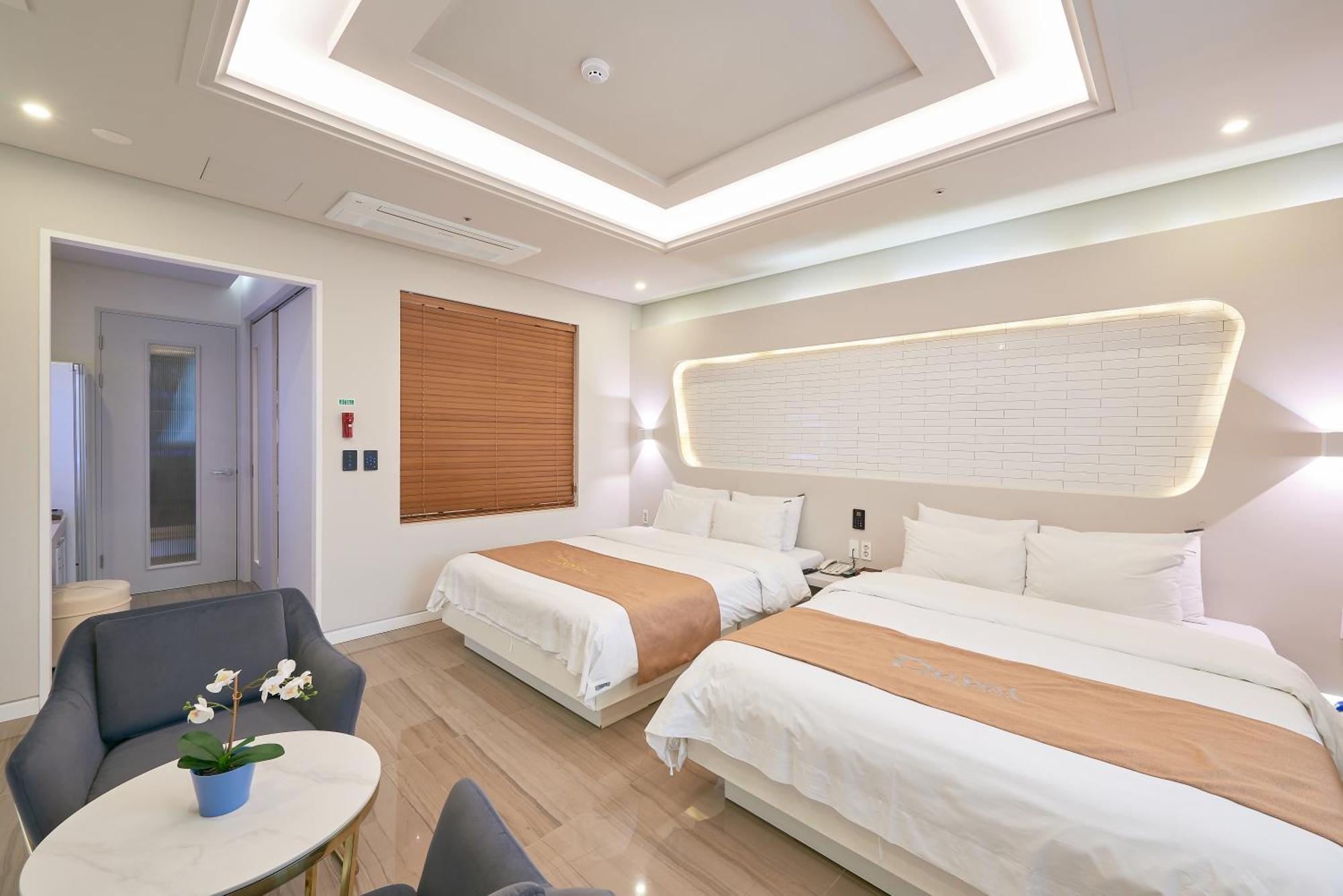 Dubai Hotel Gwangju Metropolitan City Bagian luar foto